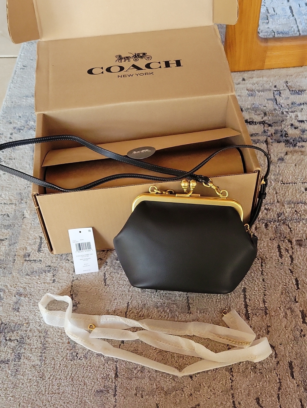 Coach Black Leather Kiss-Lock 14 Crossbody with Gold Frame